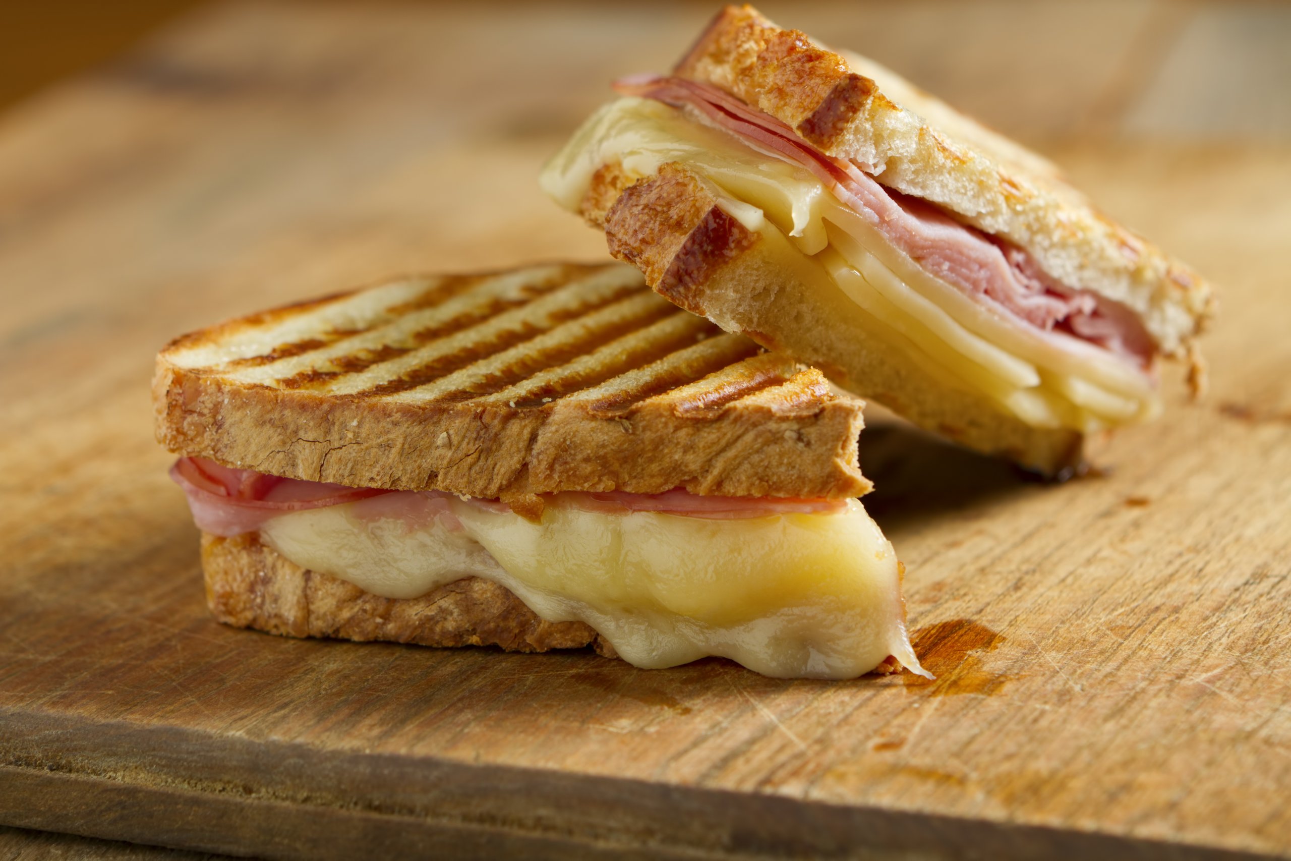 Bevat een tosti meer calorieën dan een dubbele boterham met ham en kaas? Happy in Shape