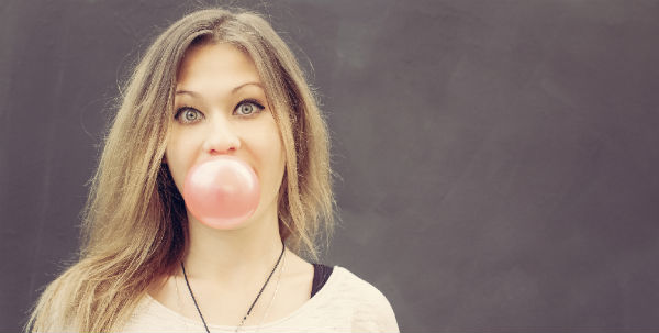 Dit gebeurt er als je kauwgom doorslikt | Happy in Shape