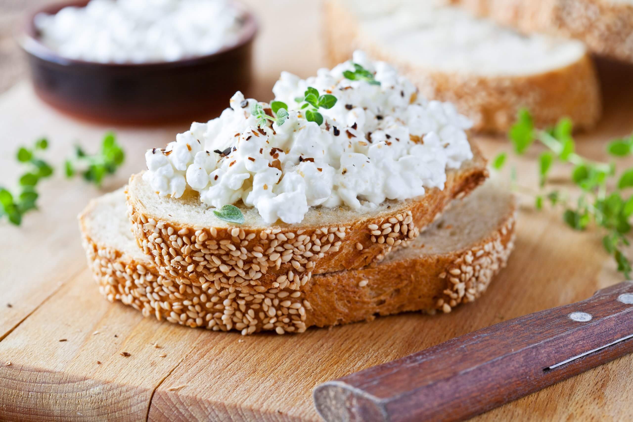 Zijn cottage cheese en hüttenkäse eigenlijk wel hetzelfde?